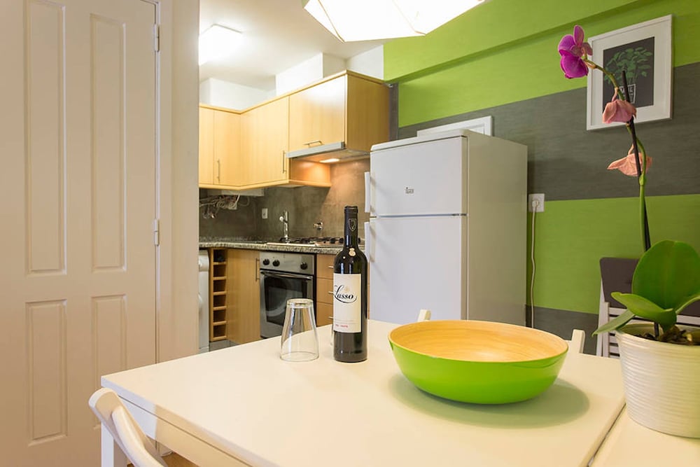 Contemporary by Apartments Alfama