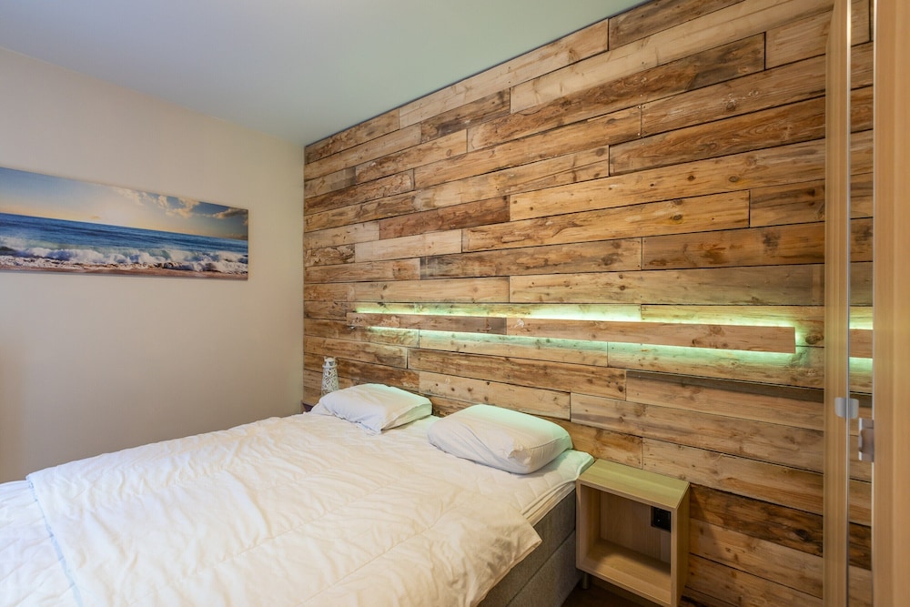One-bedroom Apartment by the sea
