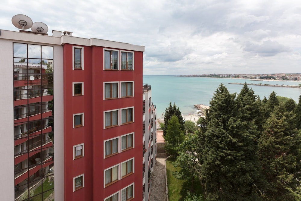 Apartment Rich Beach Nessebar