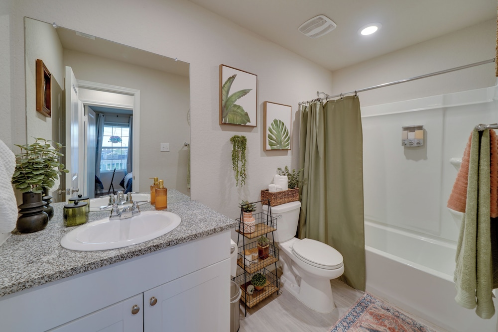 Easy Access to Dtwn San Antonio: Suburban Home
