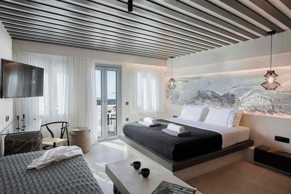 ArmonOia Suites