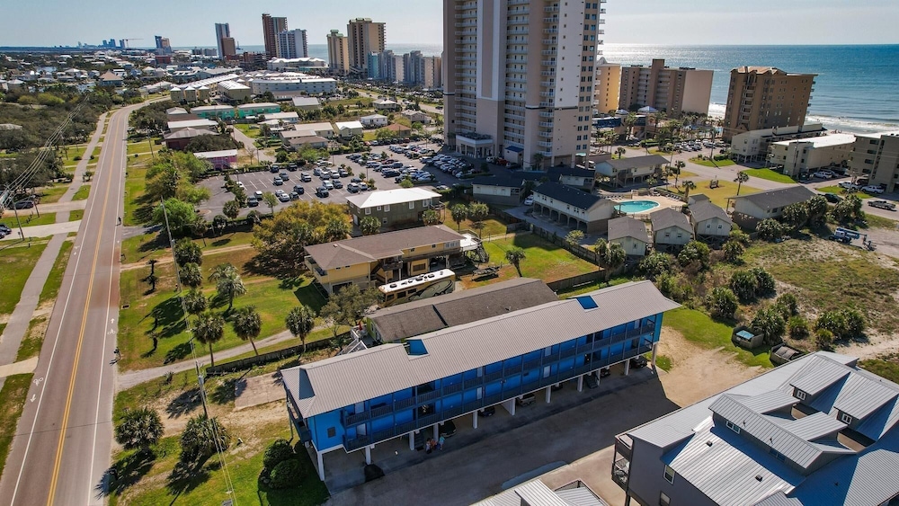 Lagoon Sun 5 1 Bedroom Condo by RedAwning