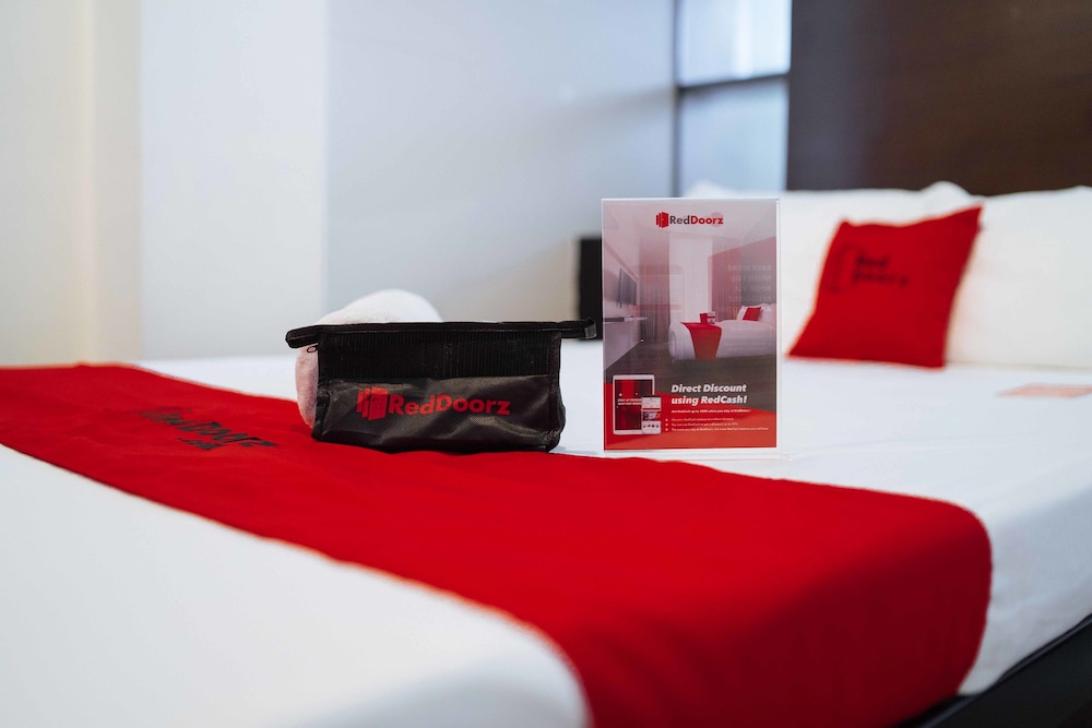 RedDoorz Premium @ Guadalupe Village Davao