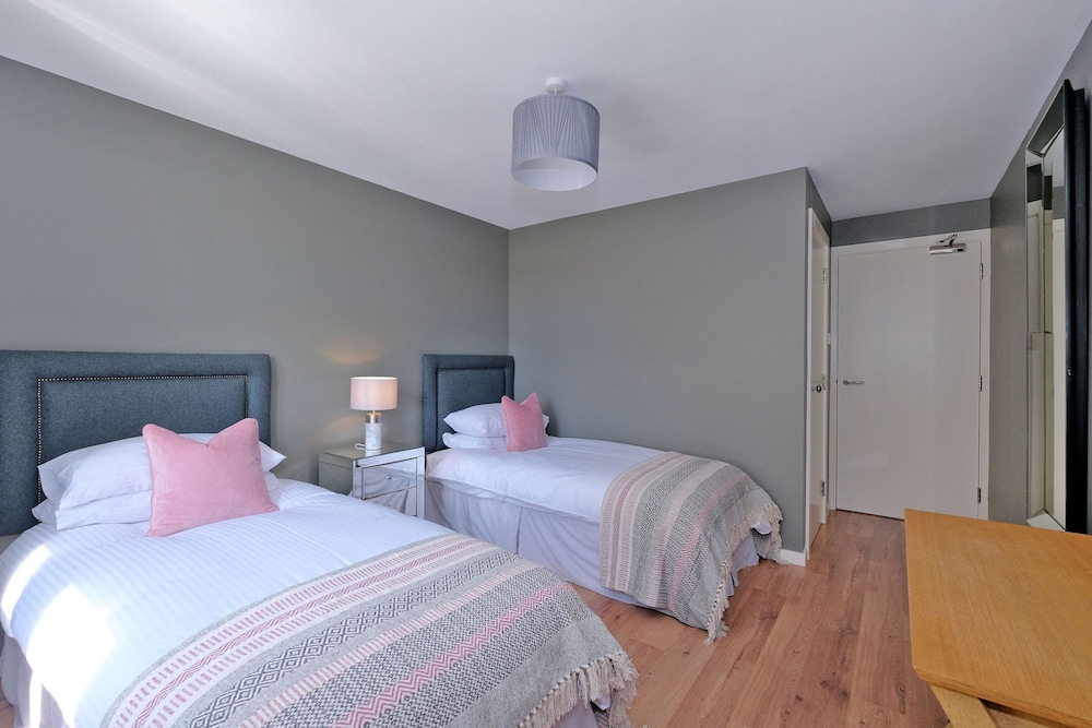Contemporary Apartment Close to Aberdeen City Centre view 4