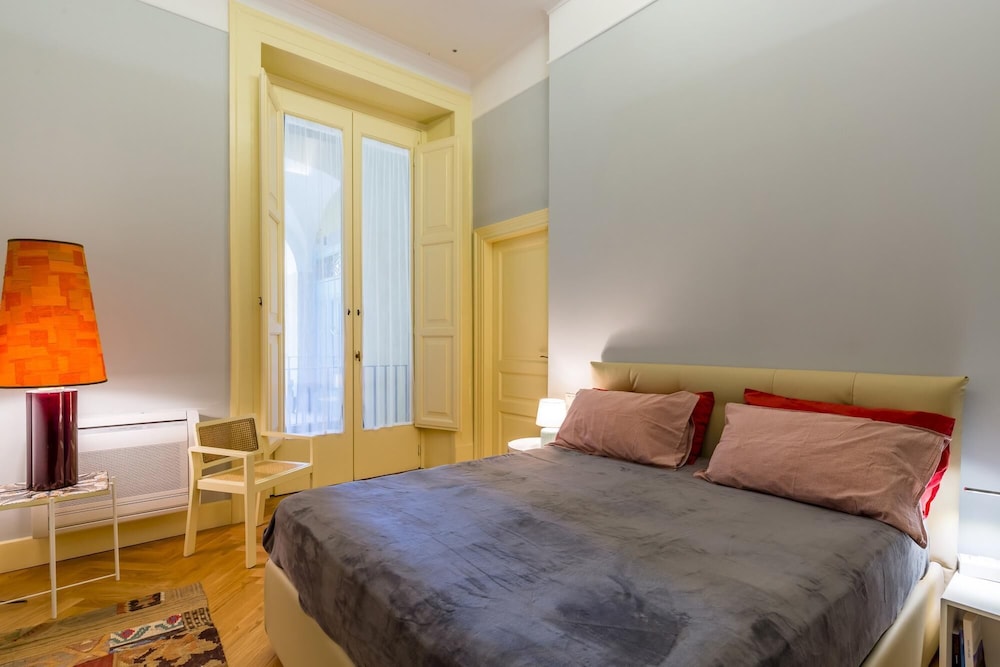 Donna Costanza - Stylish and Panoramic Flat