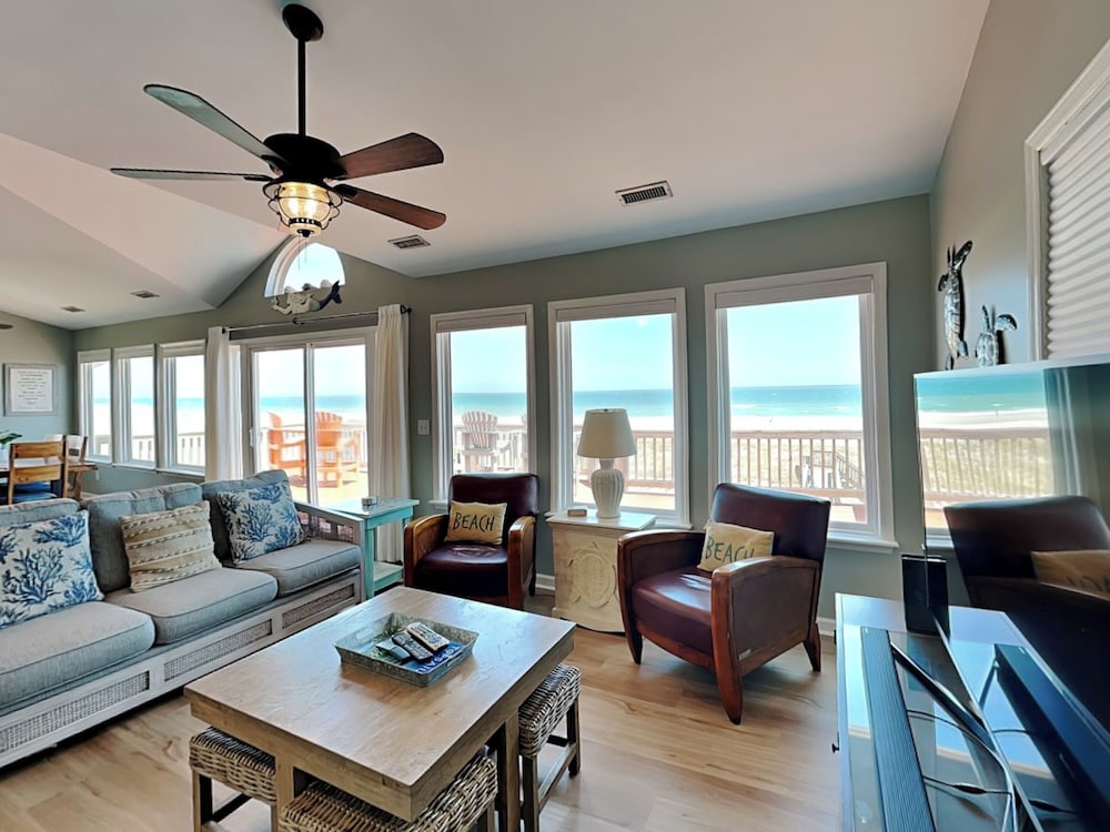 Paradise Palms by Topsail Realty
