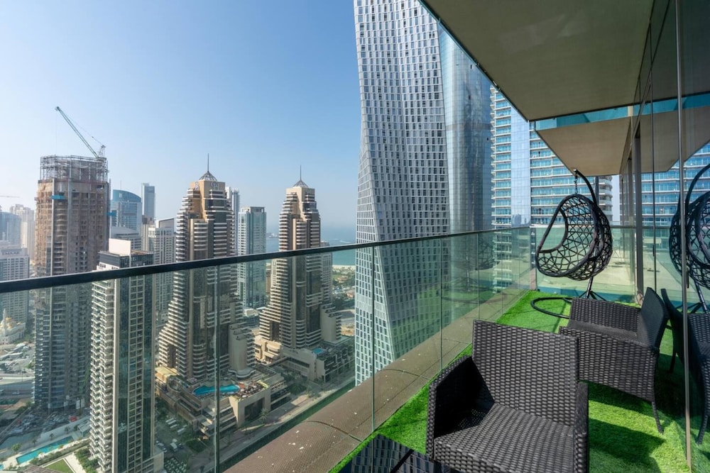 Stunning 1BD Apartment 15mins to Marina Promenade!