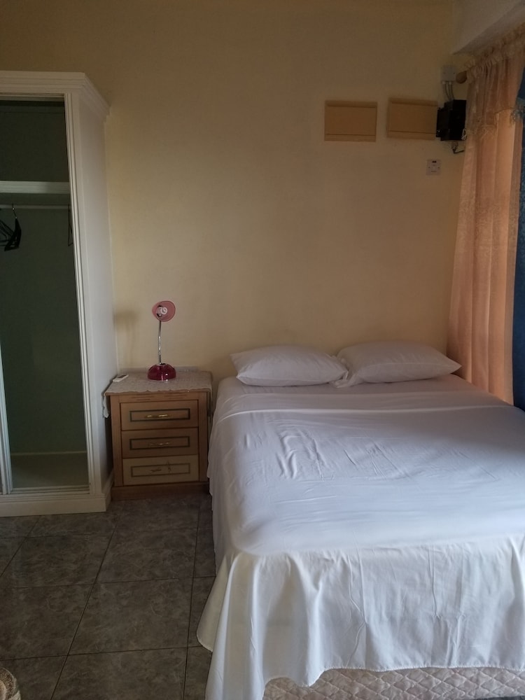 Savannes Bay Garden Inn