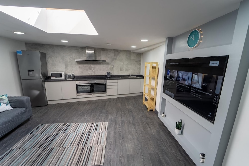 Fully Serviced Studio Available Close to the City view 5