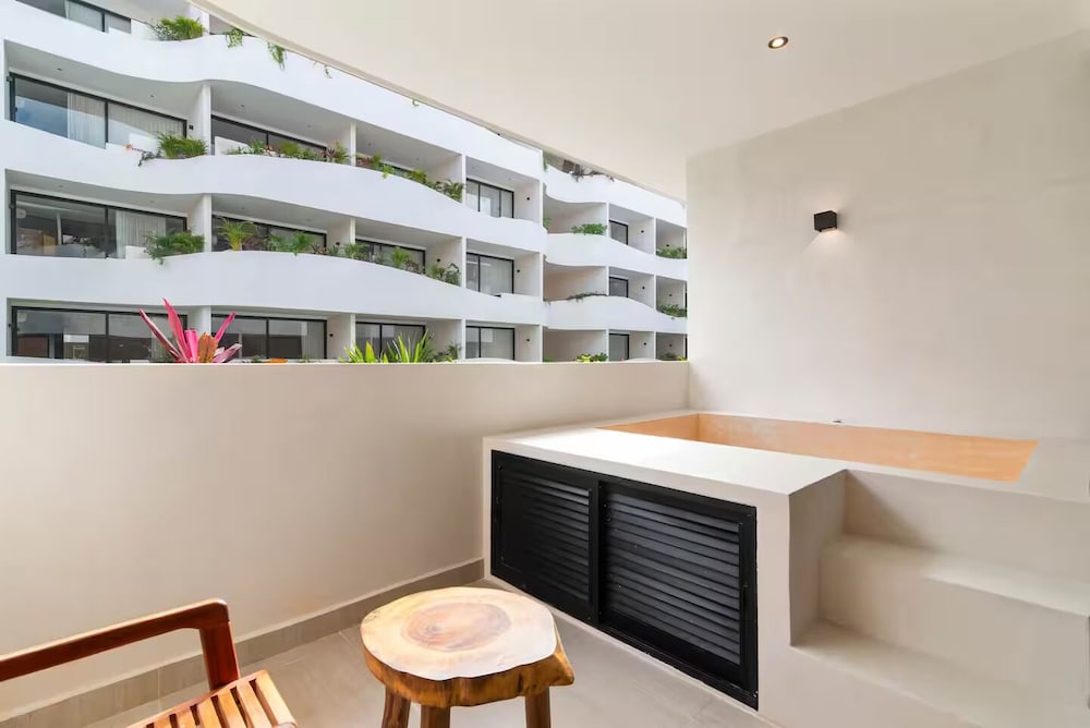 Guest INN Home - Elements Suites