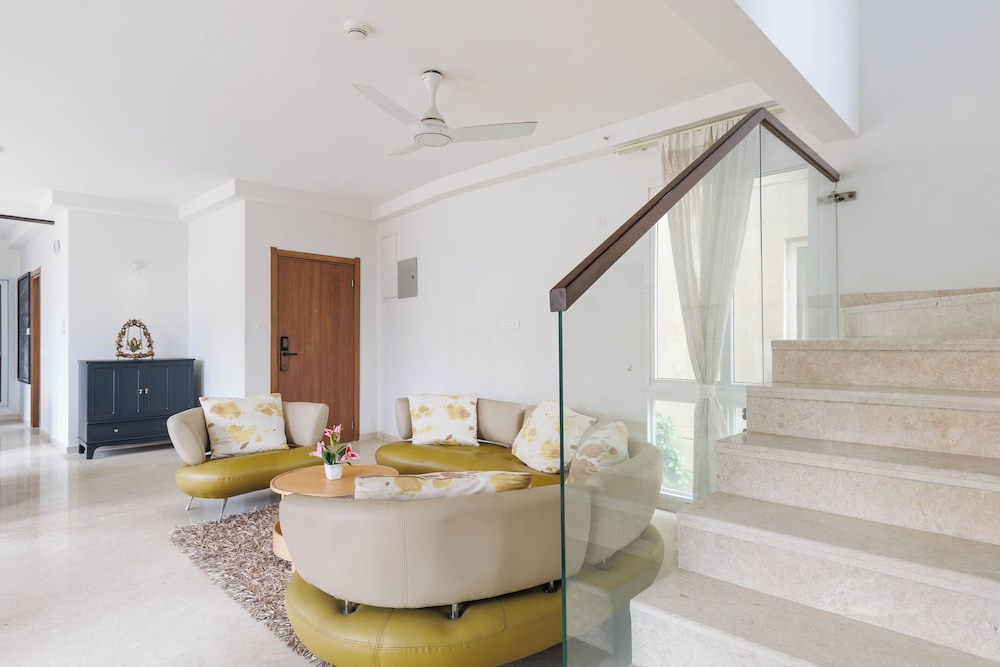 Skyline Haven by Red Olive4bhk30mins Airport