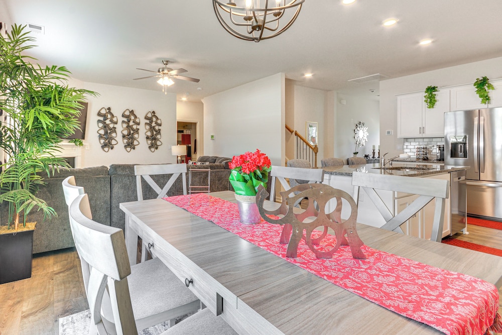 9 Mi to Old Salem: Spacious Family Home w/ Yard!