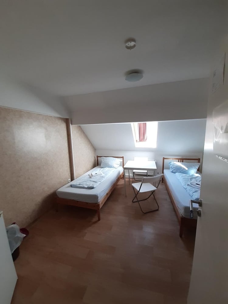 2-Rent Group Hostel Rooms&Apartments EVE168