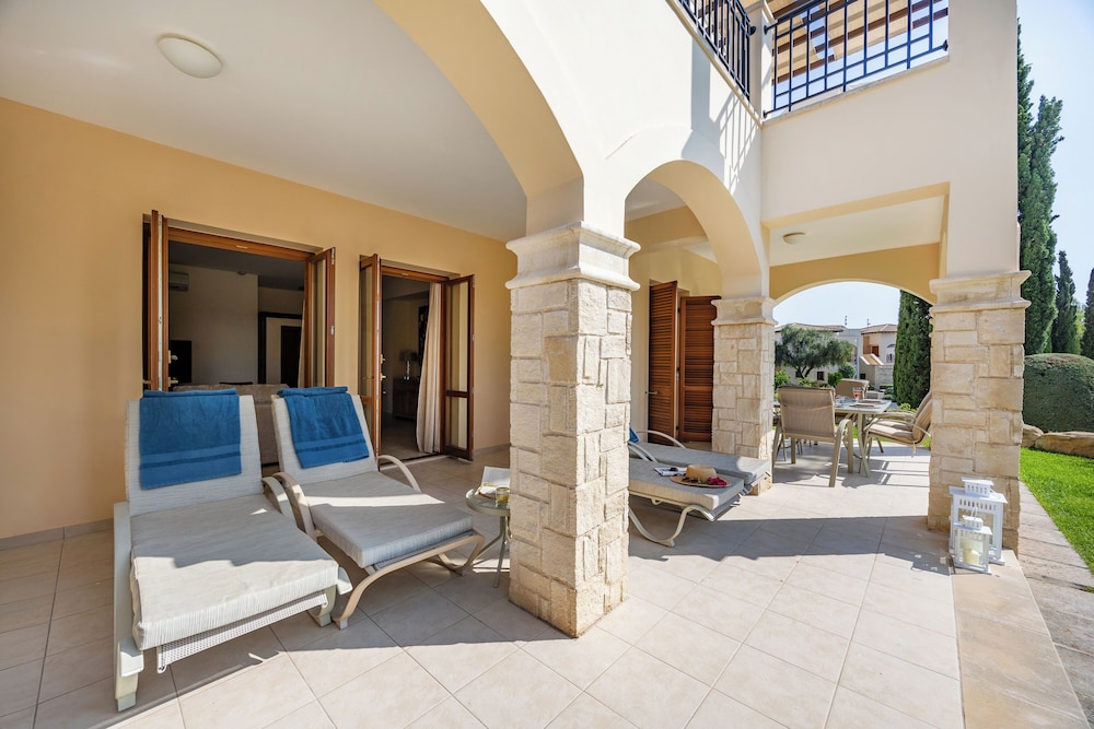 Aa02 Adjacent to Aphrodite Hills- Communal Pool, Garden