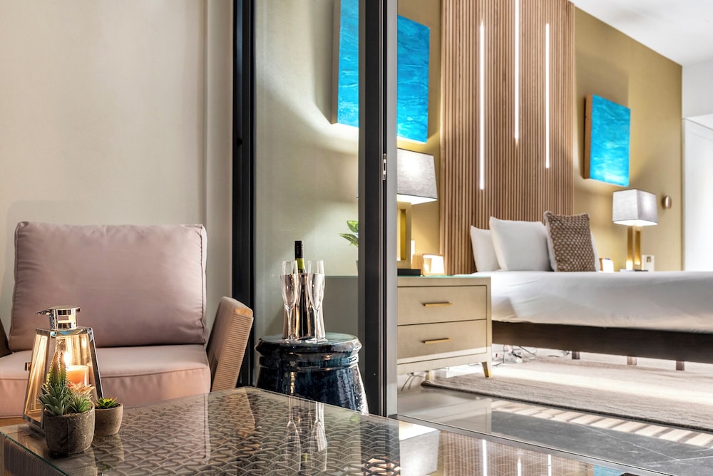 Luxury Vacation Rentals in South Beach by LRMB