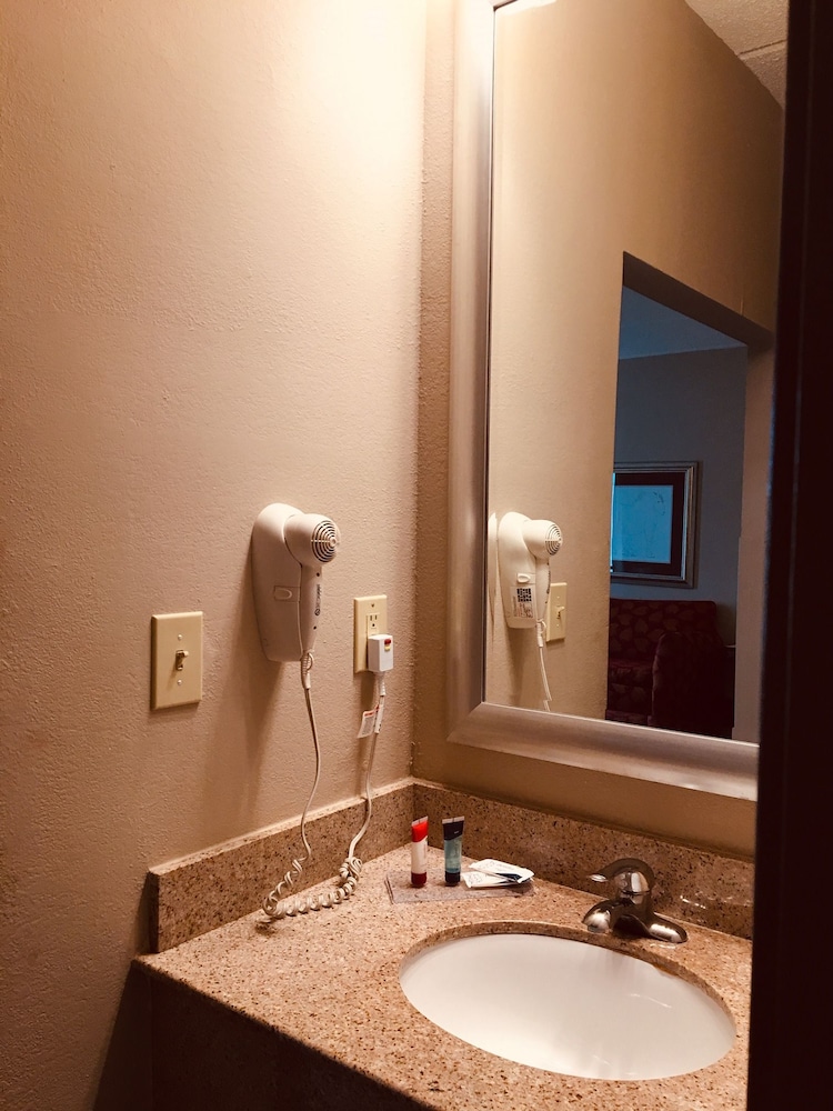 Hawthorn Extended Stay by Wyndham Conyers view 3