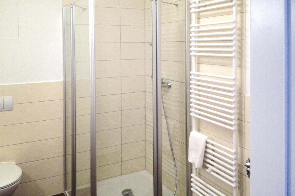 Aparthotel by Lake Heidensee With Boat Rentals