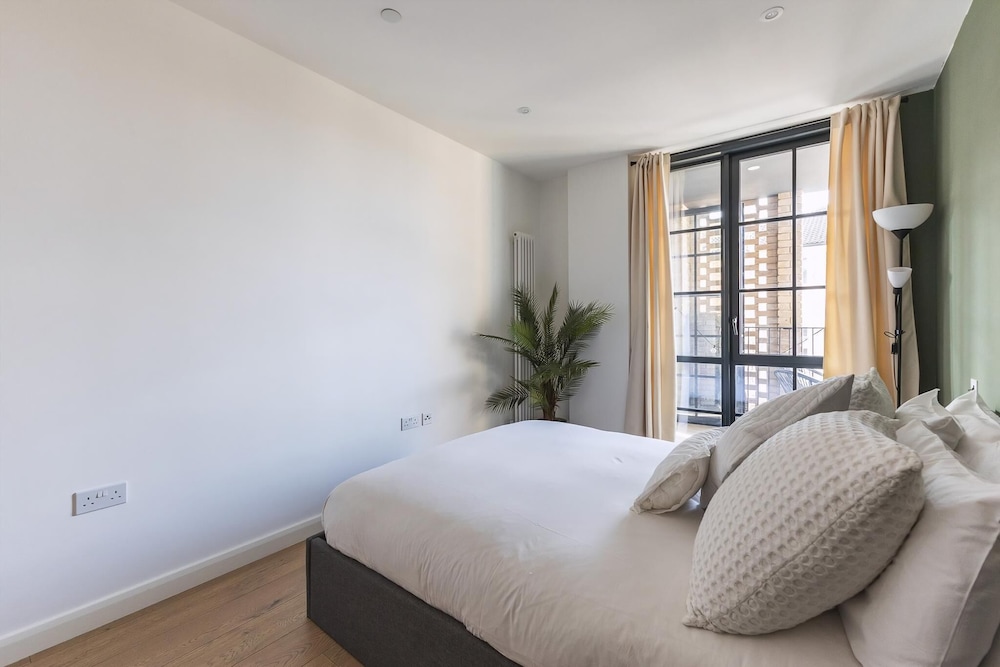Stylish Hackney Wick Apartment With Terrace