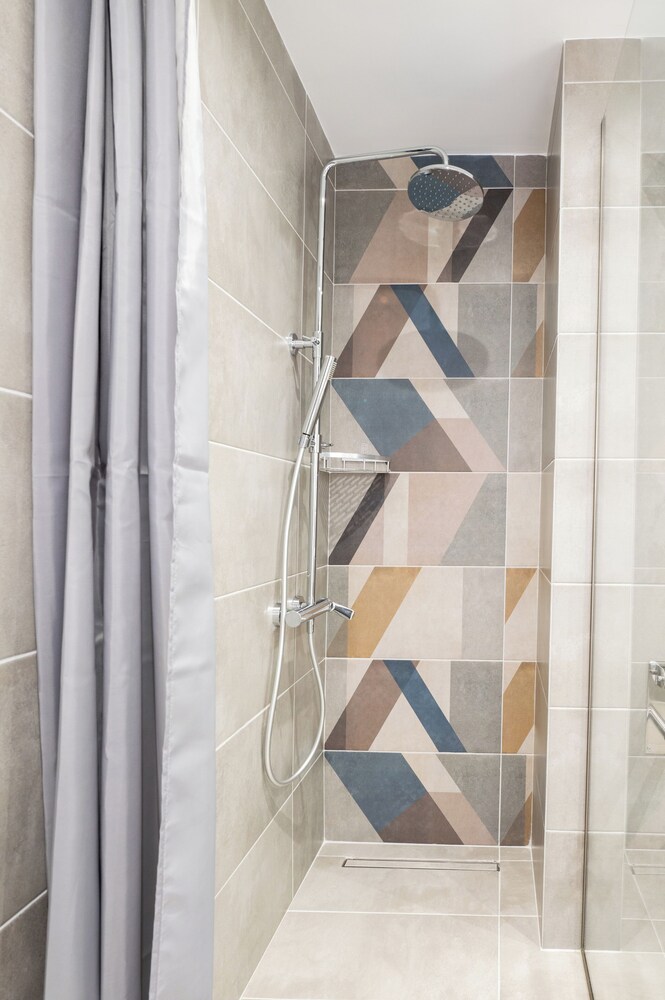 Cardamilia Suites
