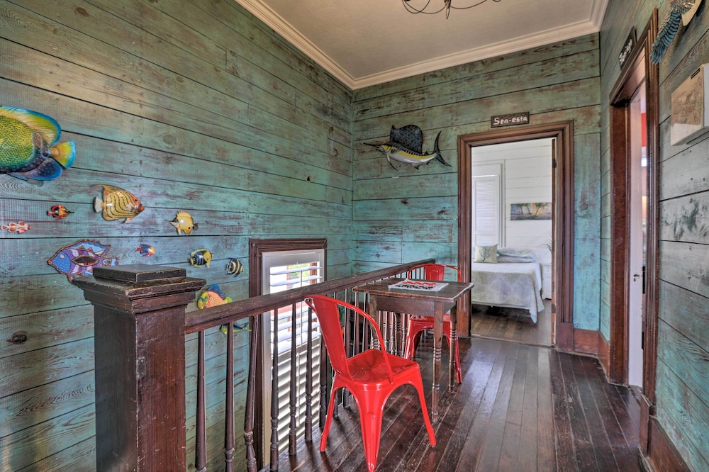 Historic Galveston Hideaway, Walk to the Beach!