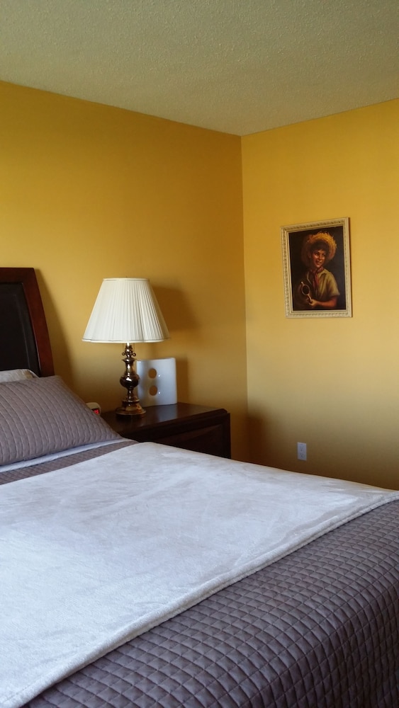 Eileen's Bed & Breakfast - Guest House