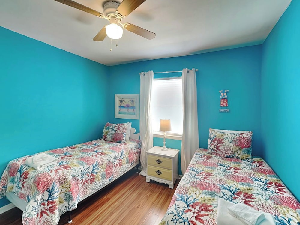 Sea Walk Cottage by Tybee Vacation Rentals