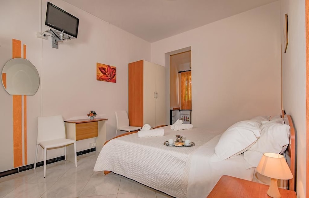 Kamarina Land photo 4