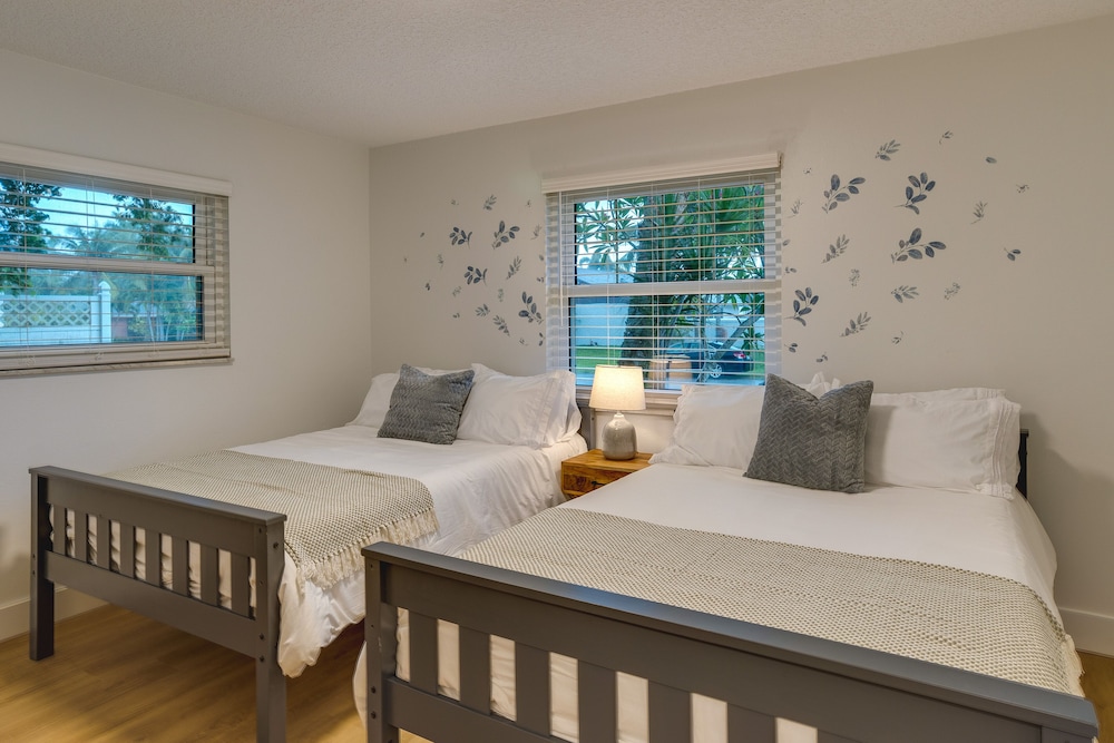 West Palm Beach Vacations - Modern Palm Beach Gardens Home w/ Private Pool - Property Image 4