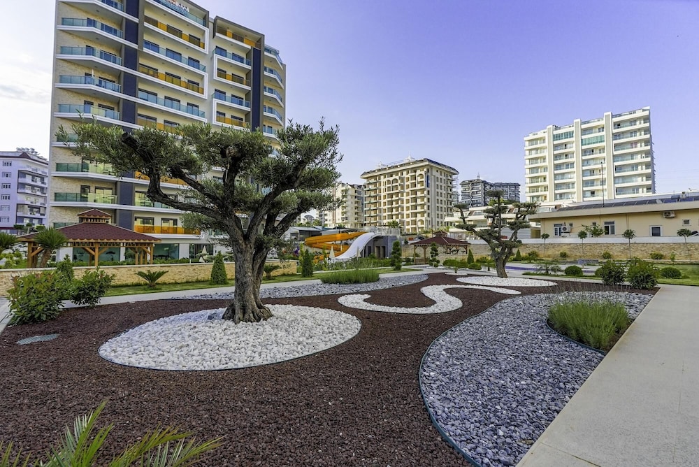 Chic Residence w Pool and Gym in Alanya Antalya view 2