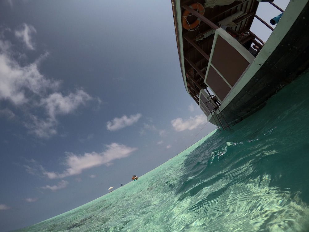 Hudhu Raakani Lodge