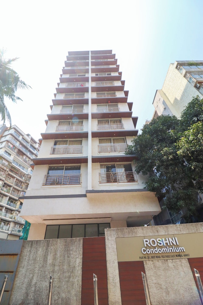 Pinaki Comfort Stay, Vile Parle - Near Airport