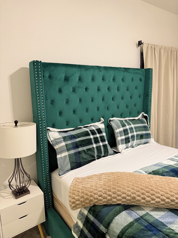 Luxury 3BR for Families Nurses and Group