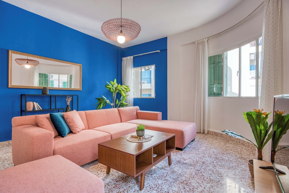 Dalida's 2-BR Apt in Mar Mikhael