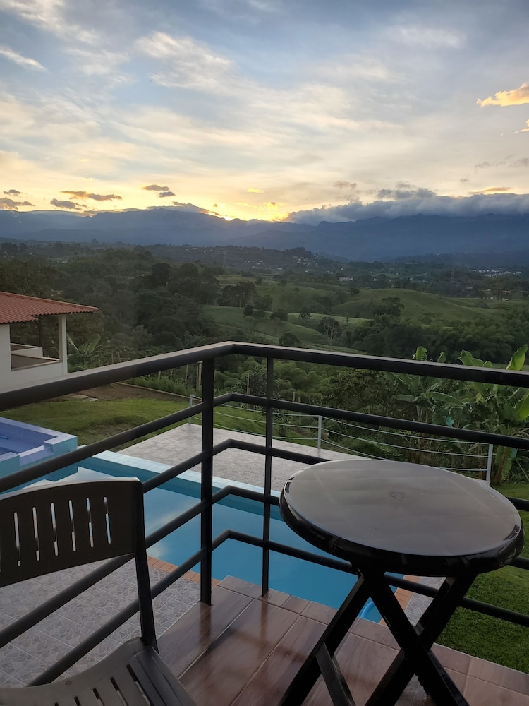 Villa Alejos