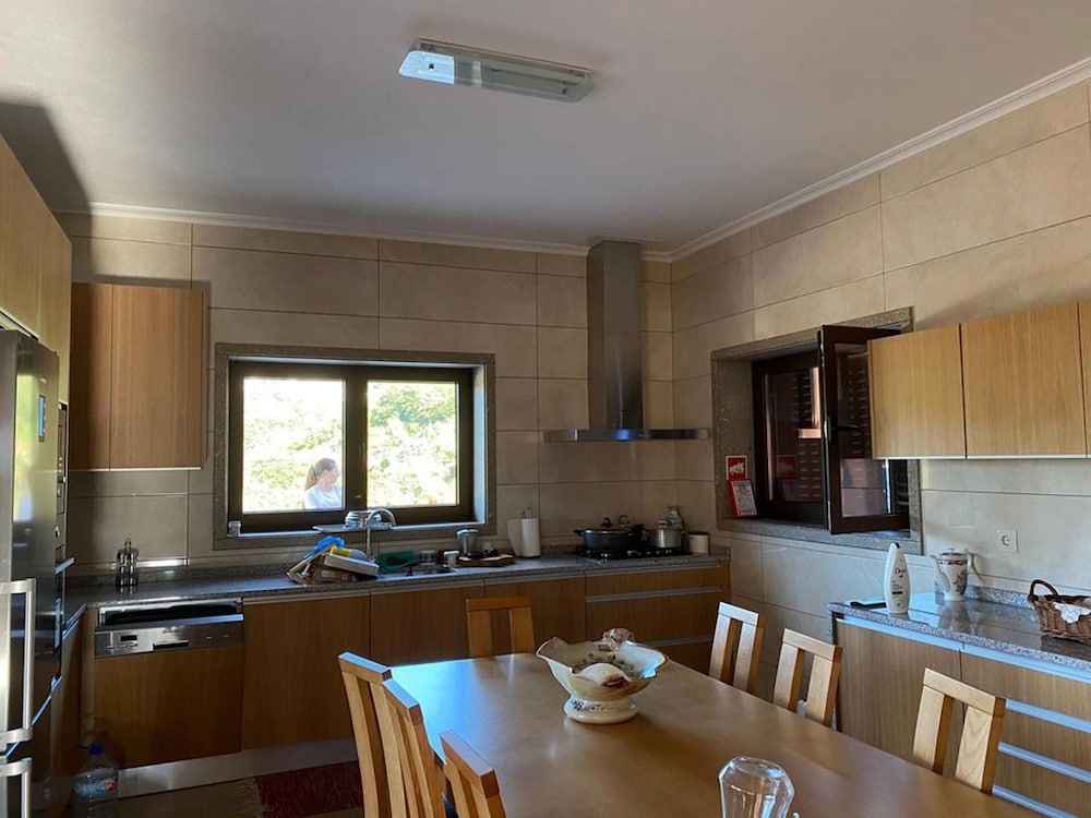 Captivating 3-bed House in Travanca view 2