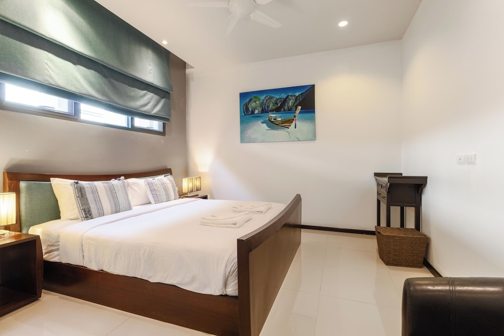 Renovated3BR Pool Villa Near Beach V234