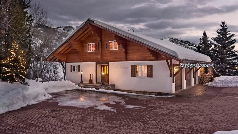 Senner Chalet At Ski Time