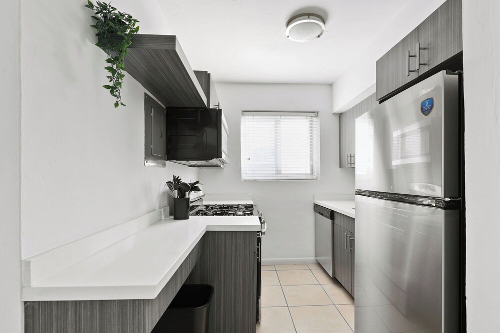 Harding Avenue Apartments by Andes STR