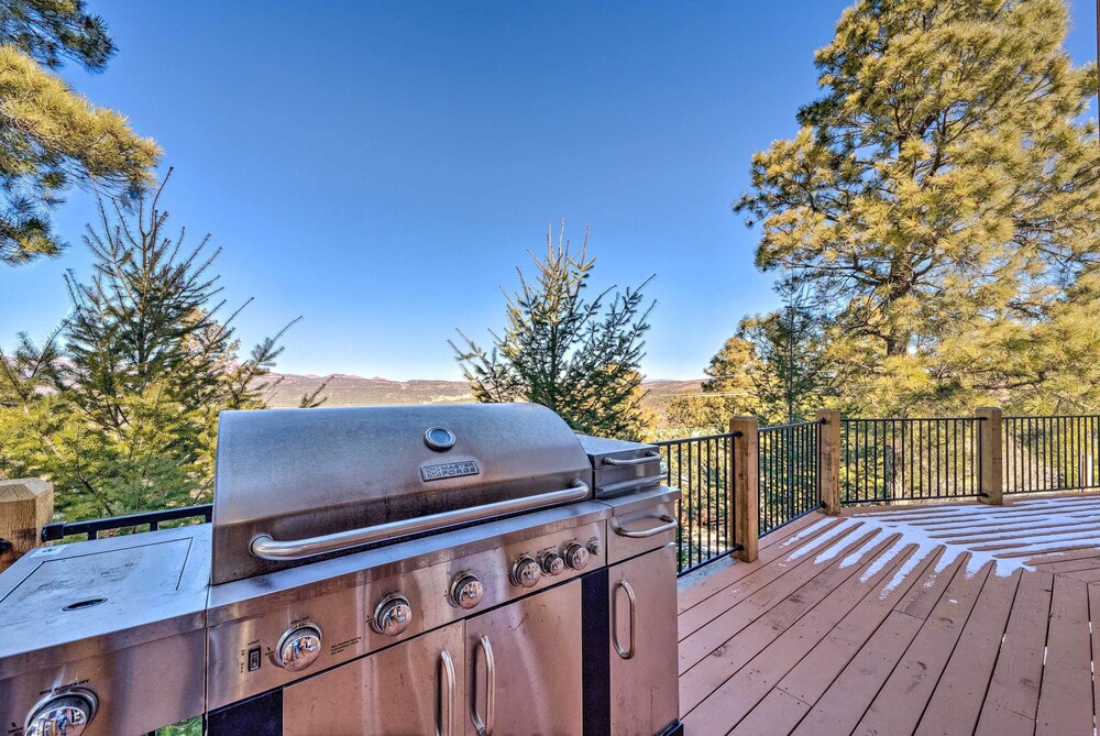 Mountaintop Ruidoso Paradise - Hot Tub & Game Room view 5