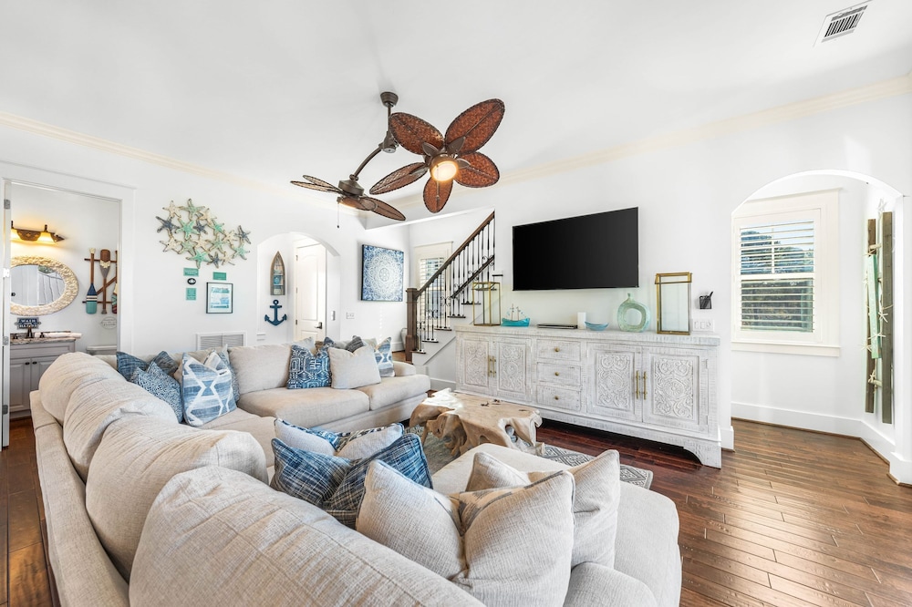 Modern Stay Near 30A w Pool Balcony Golf Cart Rental 30A Sunset Cove