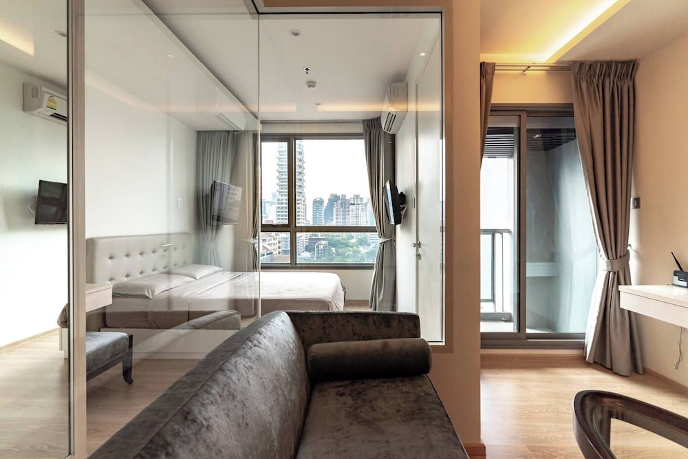 Free Airport Pick Up Rooftop Pool Jacuzzi Gym BTS Emqartier Shopping Mall