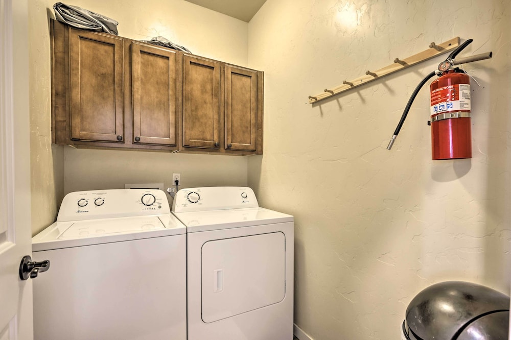 Deluxe Granby Ranch Hillside Home: Private Hot Tub