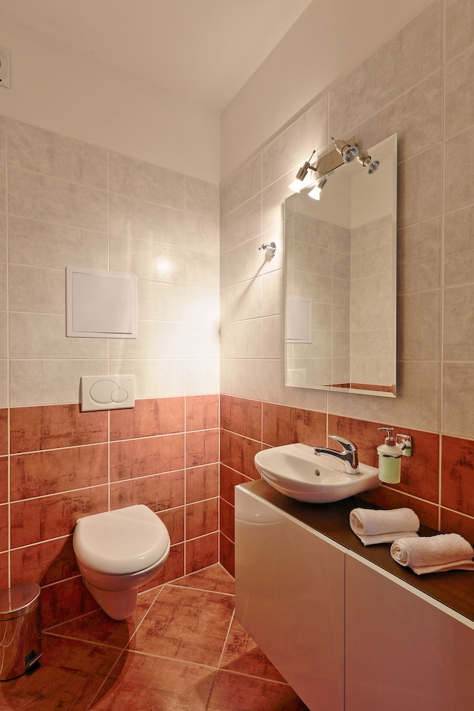 JR Flat Rental