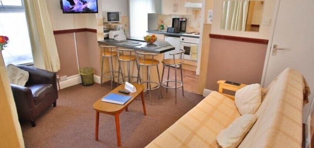 Lynton Apartments