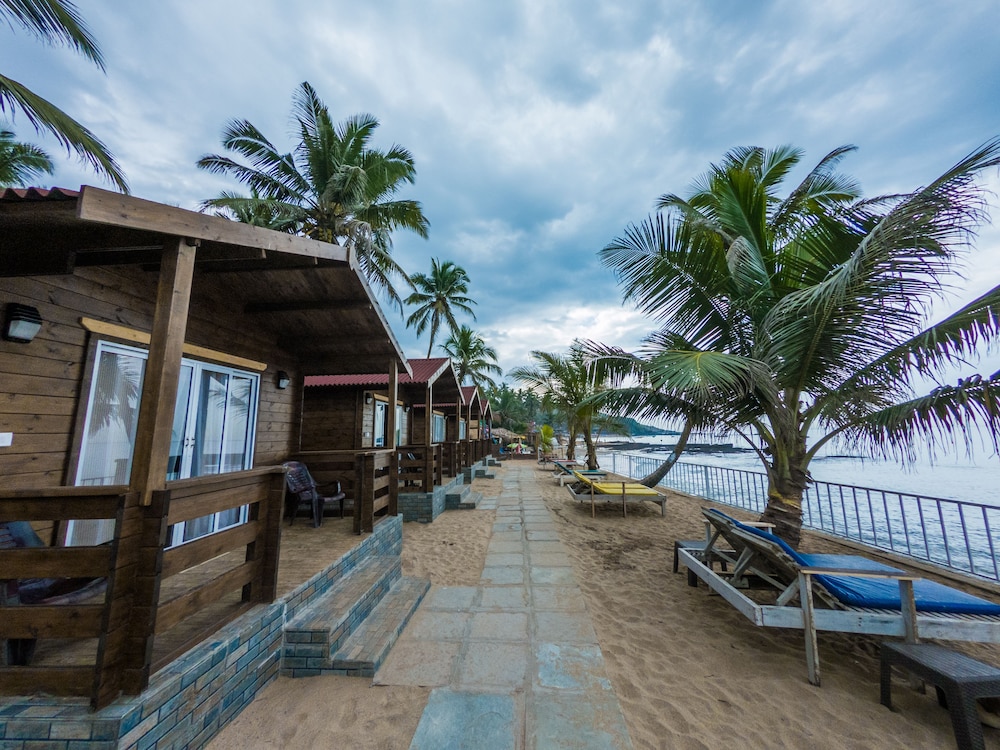 Vista Praia Beachfront Cottages