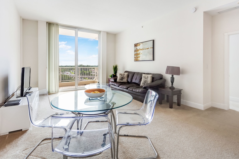 Towers of Dadeland by Miami Vacations