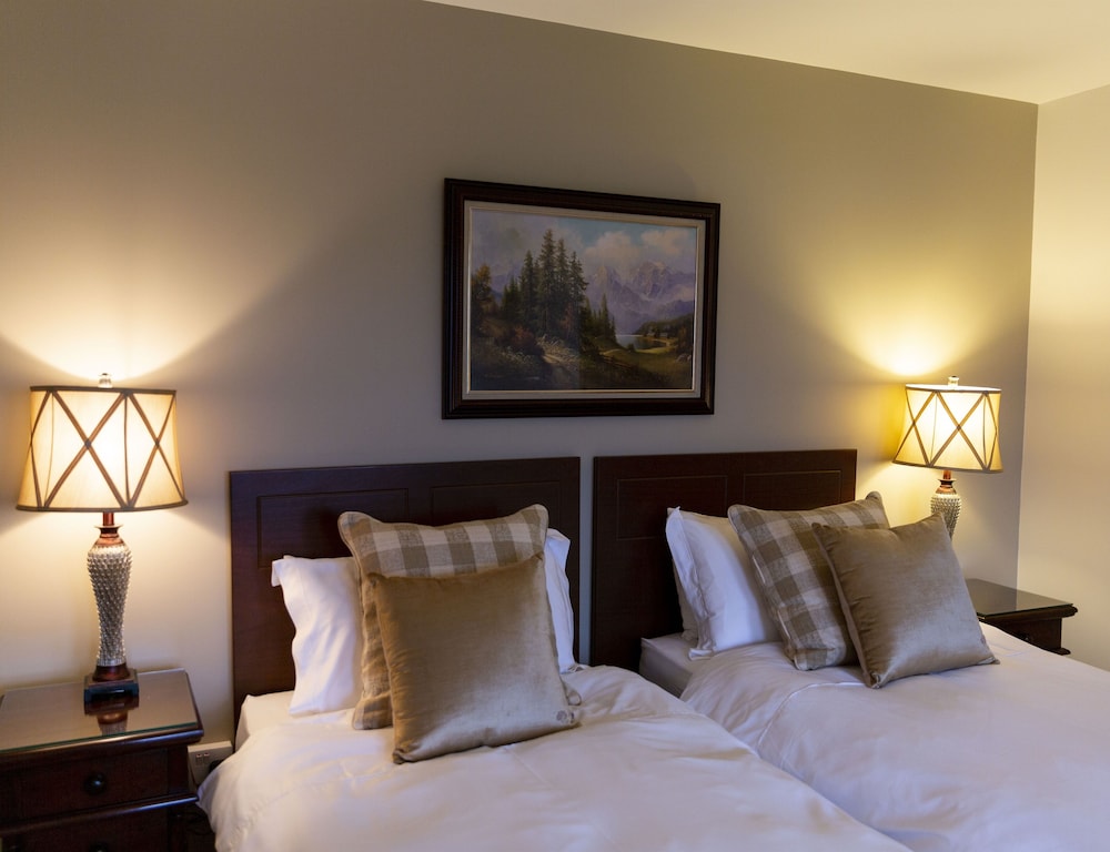 Lake House B&B