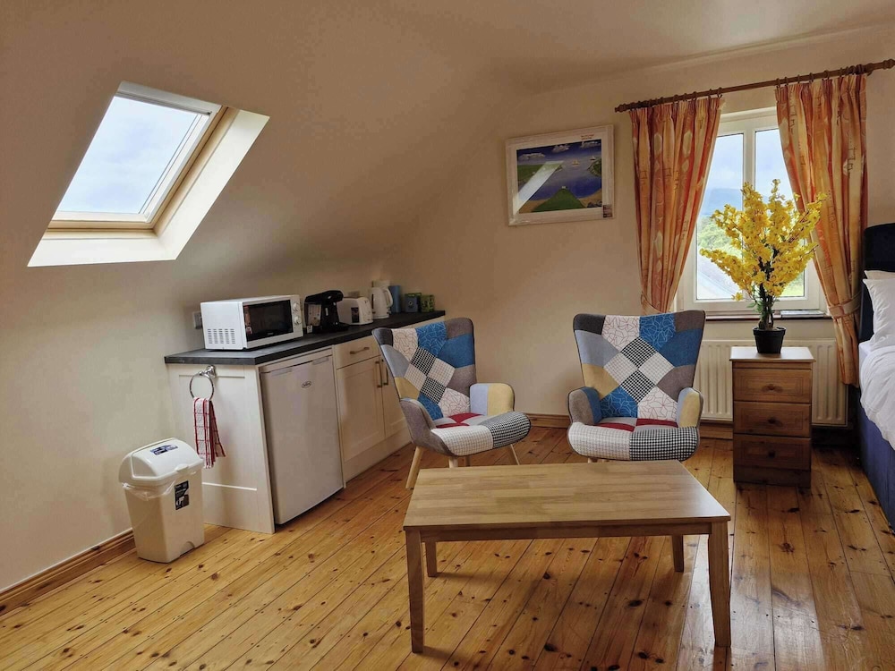 Cosy Cahirciveen Villa - Stunning Views
