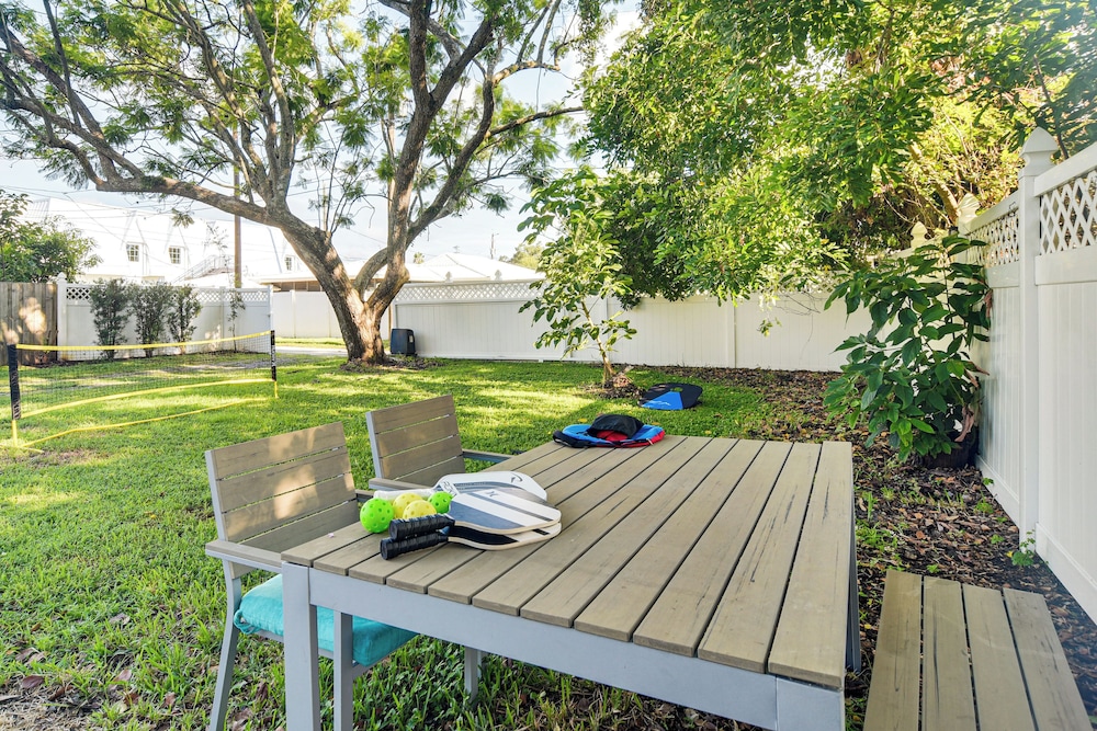 St Pete Home for Retreat & Corporate Travelers