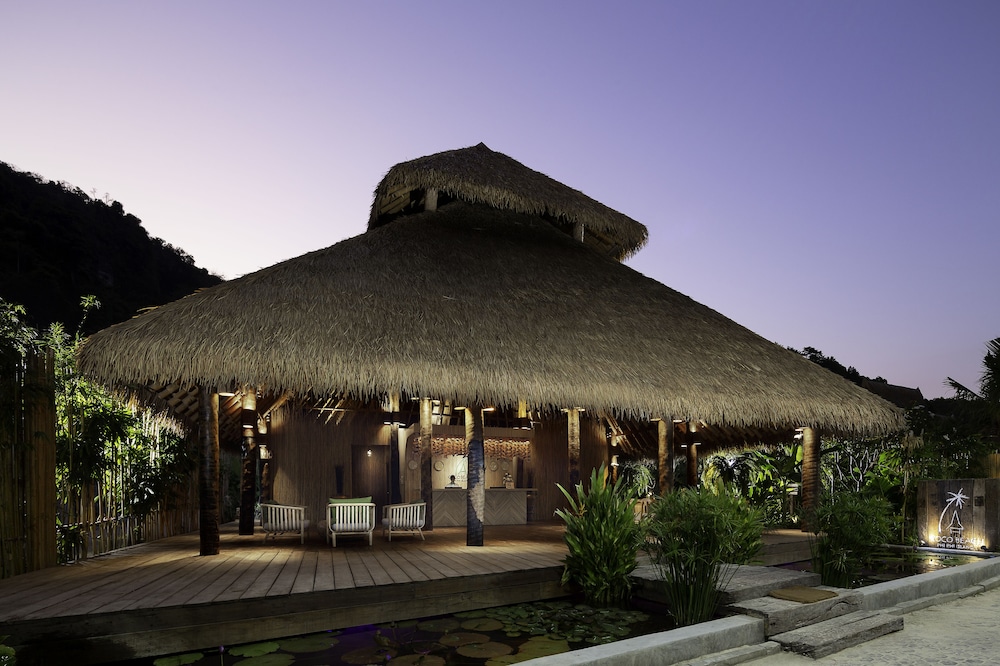 Hotel Phi Phi CoCo Beach Resort - Image 1
